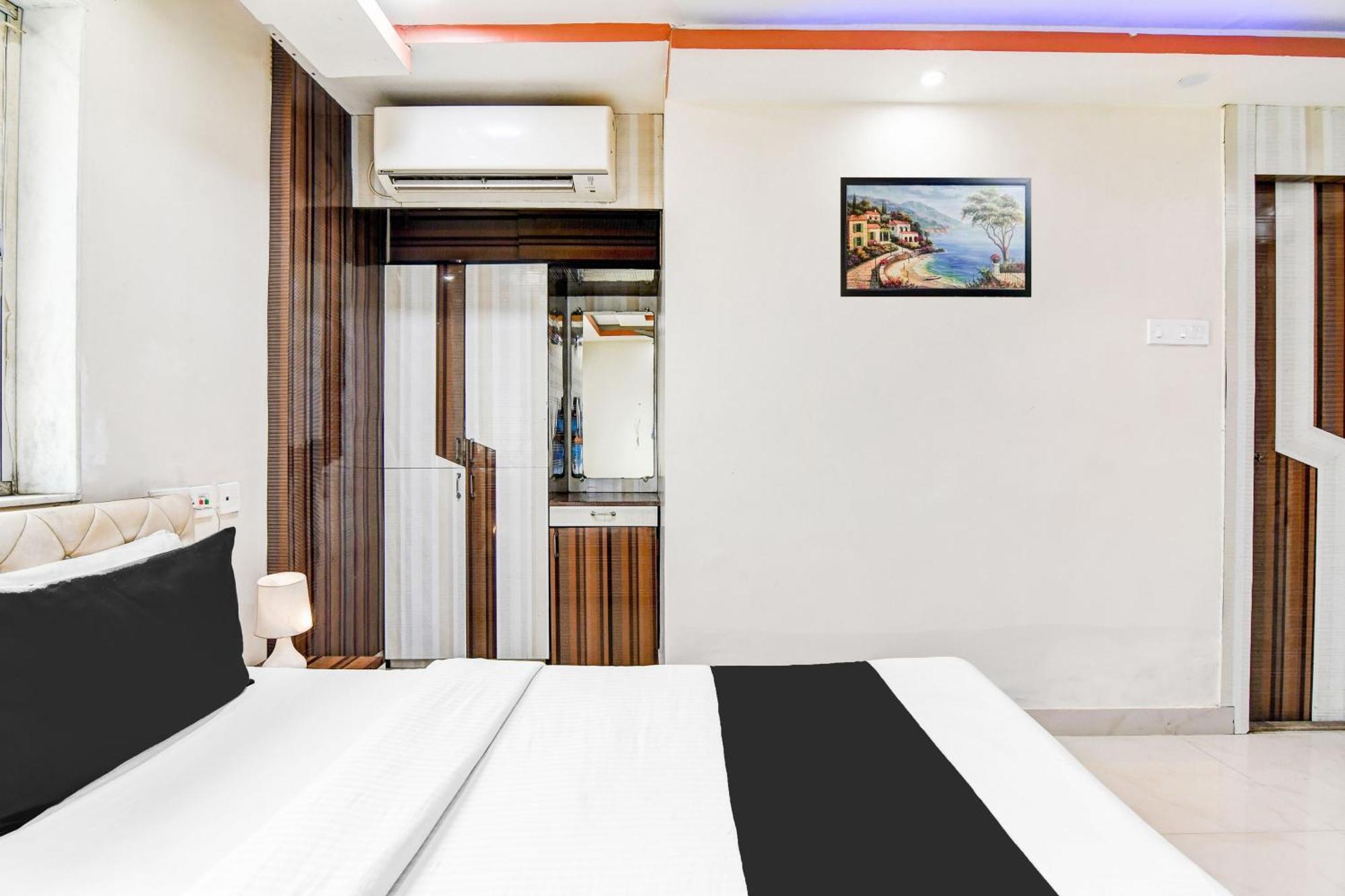 Super Hotel O Tagore Park Ruby Road Calcutá Exterior foto
